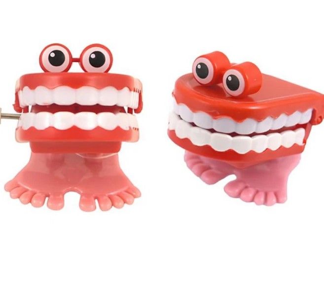 Clockwork Chattering Teeth